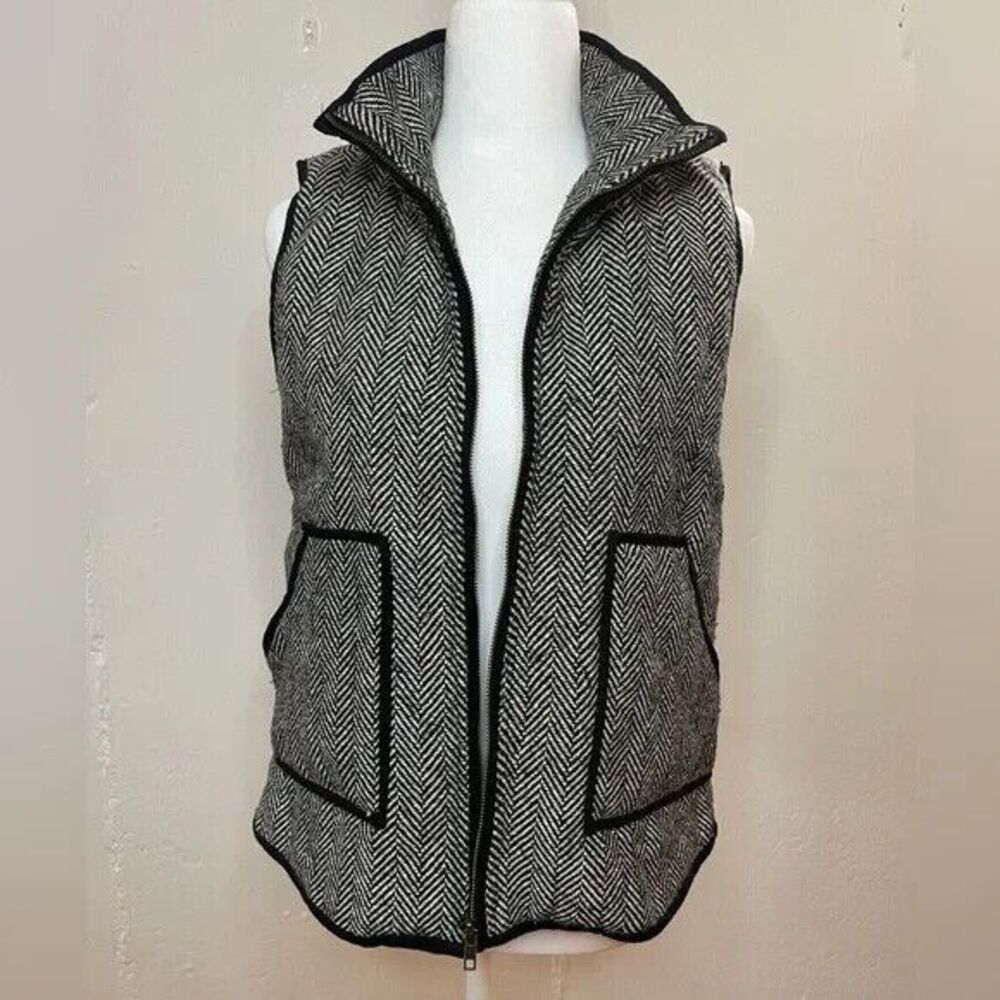 Buttons Women's Herringbone Tweed Size Medium Vest Zip UP EUC